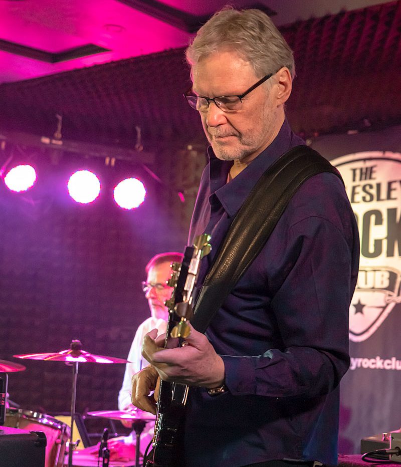 Cam on bass